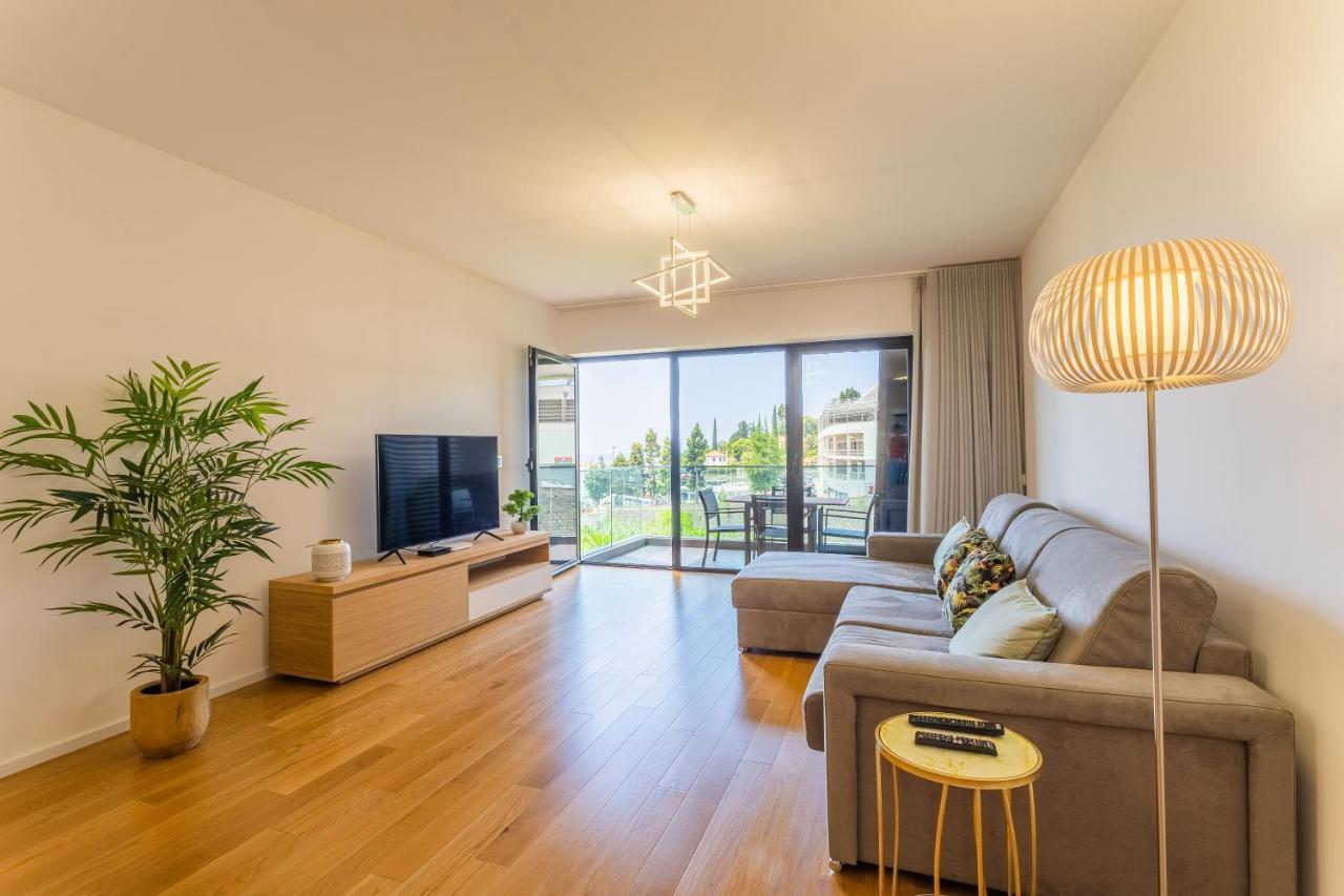 Flh Funchal Balcony Flat With Pool Appartement Buitenkant foto